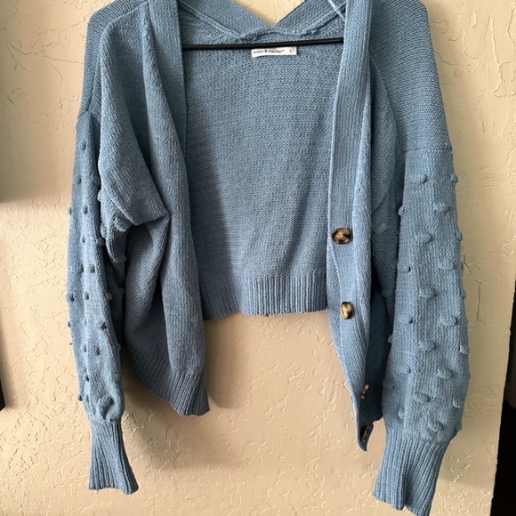 Sweater - Picture 2 of 3